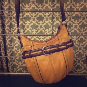 Clark’s leather purse